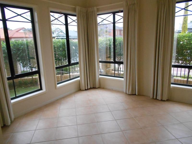 16 Parkview Drive, Mawson Lakes SA 5095