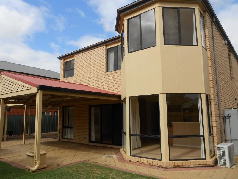 16 Parkview Drive, Mawson Lakes SA 5095