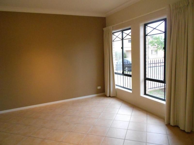 16 Parkview Drive, Mawson Lakes SA 5095