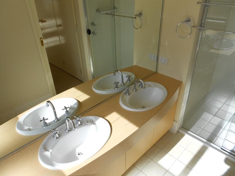 16 Parkview Drive, Mawson Lakes SA 5095