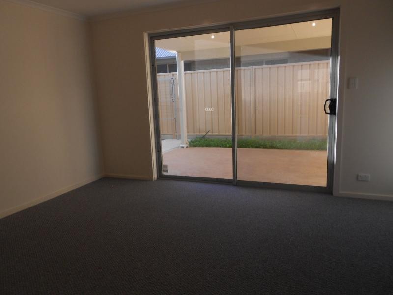 24 Saxon Street, Smithfield Plains SA 5114