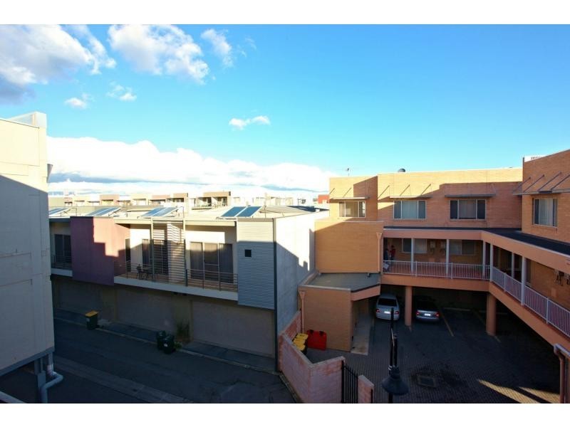 Unit 32/5-19 Goodall Parade, Mawson Lakes SA 5095