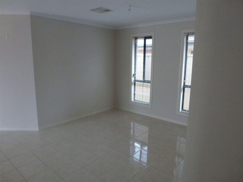 5 Luvera Drive, Munno Para West SA 5115