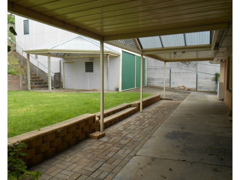 92 Brougham Drive, Valley View SA 5093