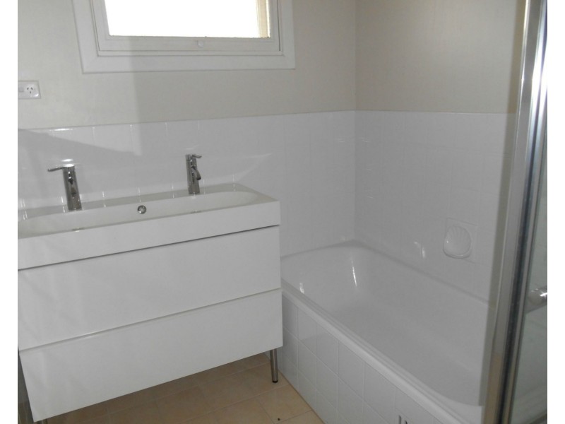 92 Brougham Drive, Valley View SA 5093