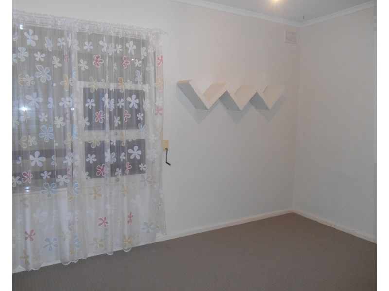 92 Brougham Drive, Valley View SA 5093