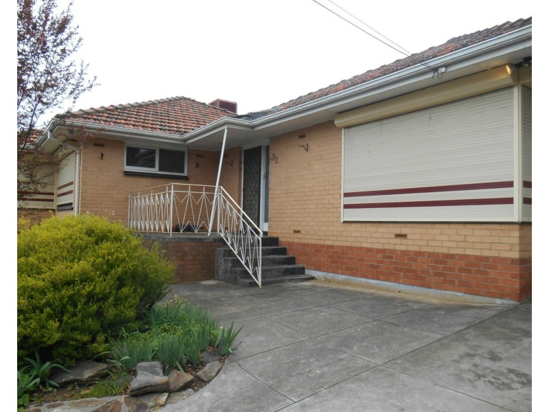 92 Brougham Drive, Valley View SA 5093