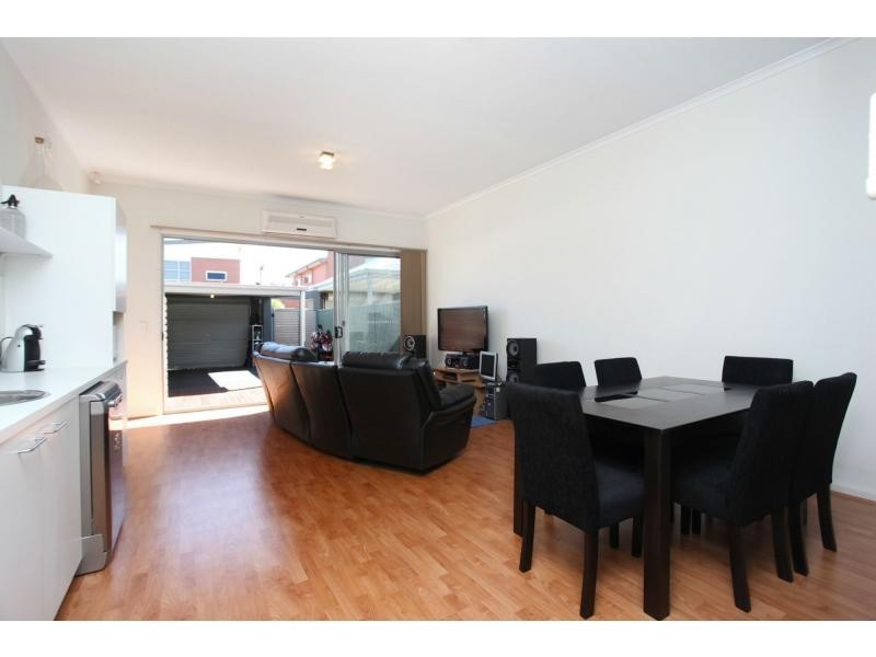 9 Cathedral Circuit, Mawson Lakes SA 5095