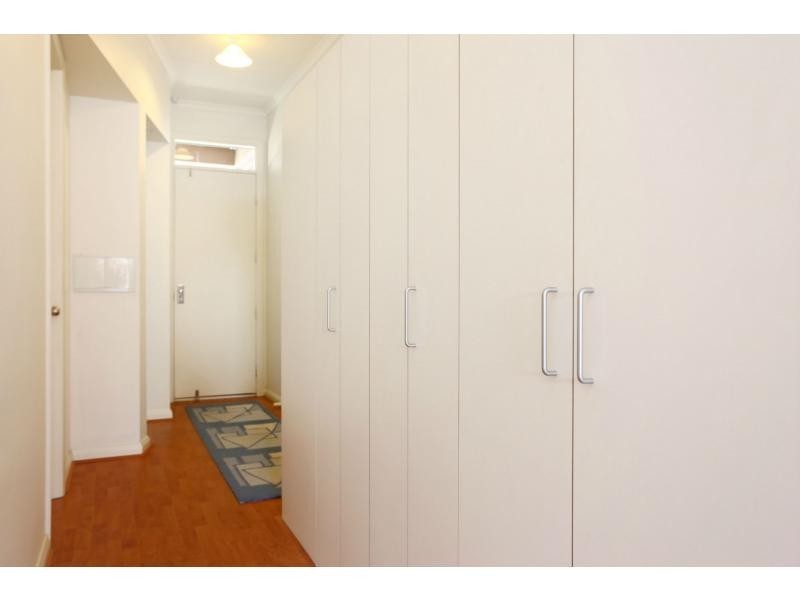 9 Cathedral Circuit, Mawson Lakes SA 5095