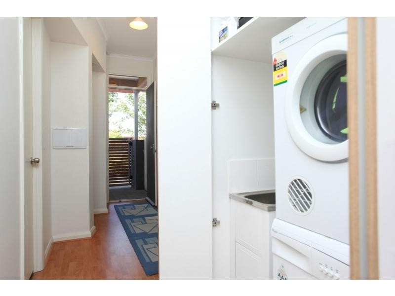 9 Cathedral Circuit, Mawson Lakes SA 5095