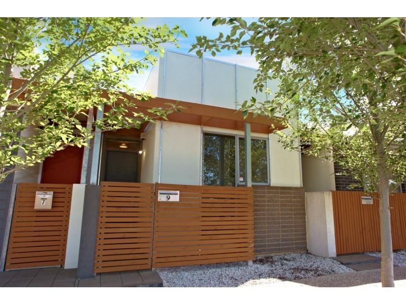 9 Cathedral Circuit, Mawson Lakes SA 5095