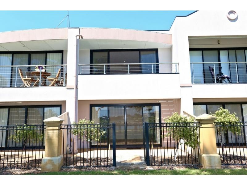 4/39 Windermere Crescent, Mawson Lakes SA 5095