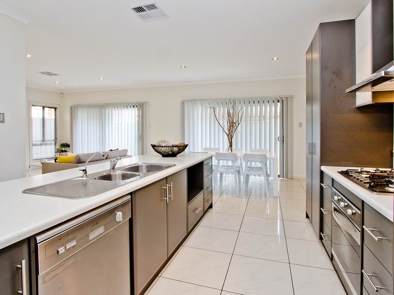 10 Borduy Street, The Bridges, Mawson Lakes SA 5095