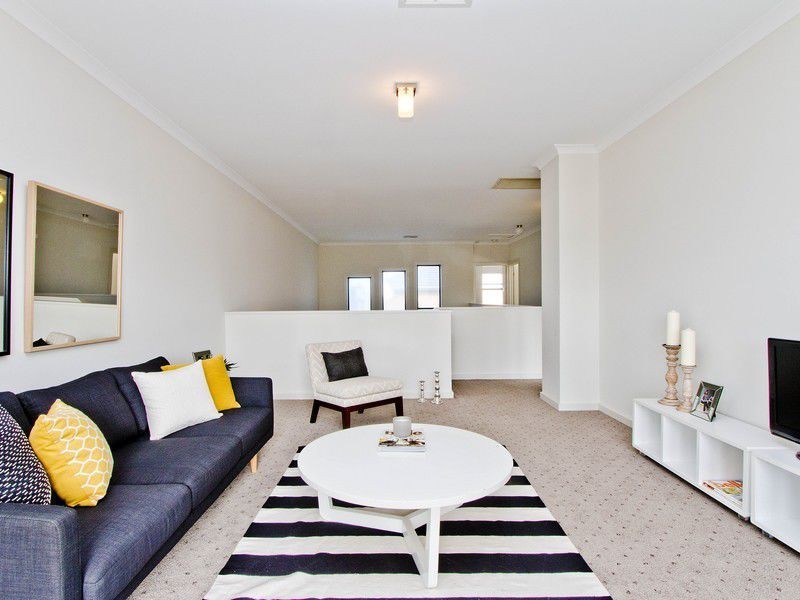 10 Borduy Street, The Bridges, Mawson Lakes SA 5095