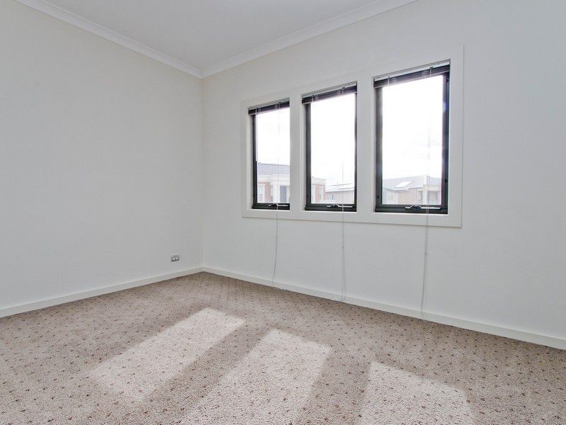 10 Borduy Street, The Bridges, Mawson Lakes SA 5095