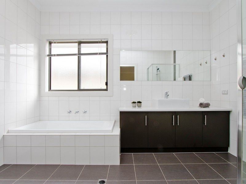 10 Borduy Street, The Bridges, Mawson Lakes SA 5095