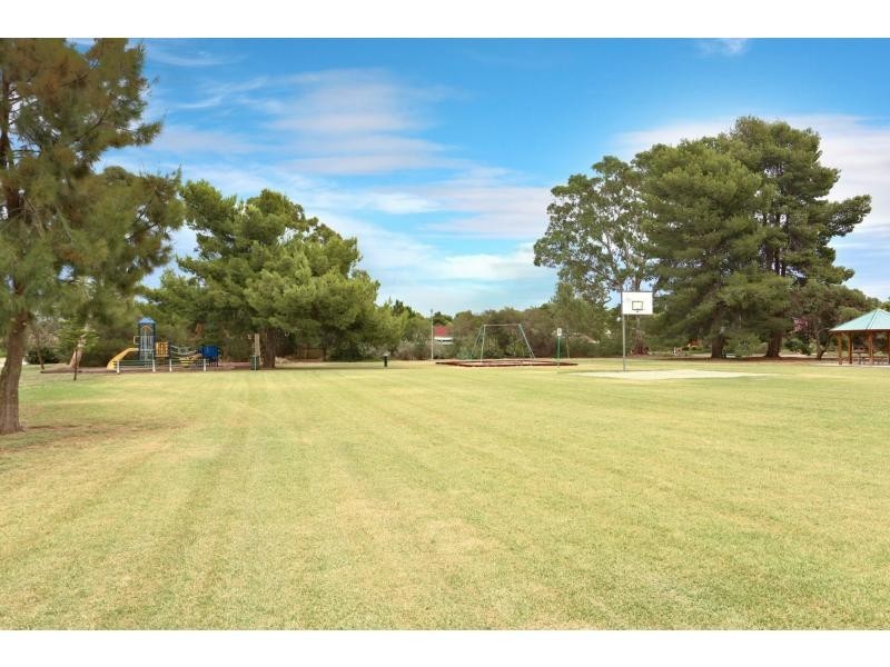 27 St Andrews Crescent, Novar Gardens SA 5040