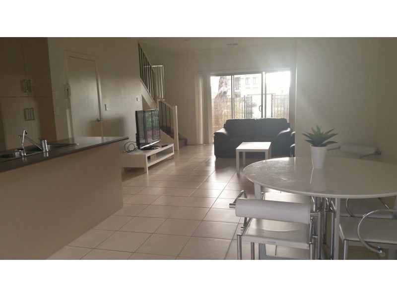 5/55 Grasswren Way, Mawson Lakes SA 5095