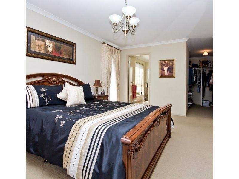 8 Overlander Way, Smithfield SA 5114