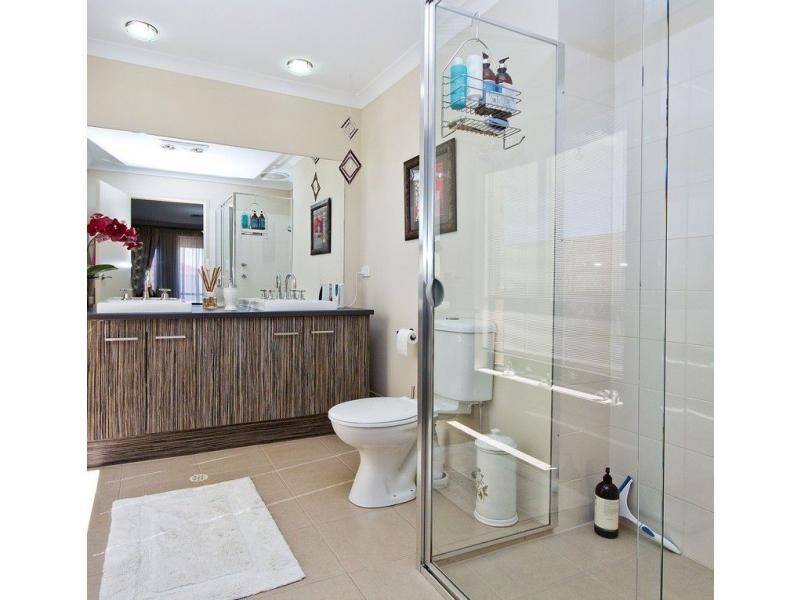 8 Overlander Way, Smithfield SA 5114