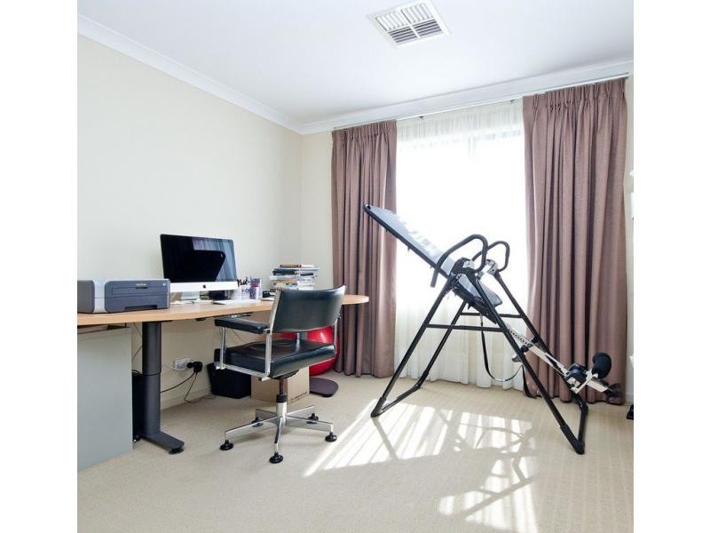 8 Overlander Way, Smithfield SA 5114