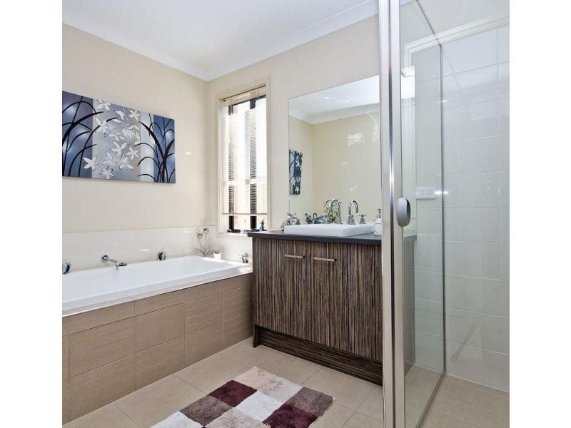 8 Overlander Way, Smithfield SA 5114