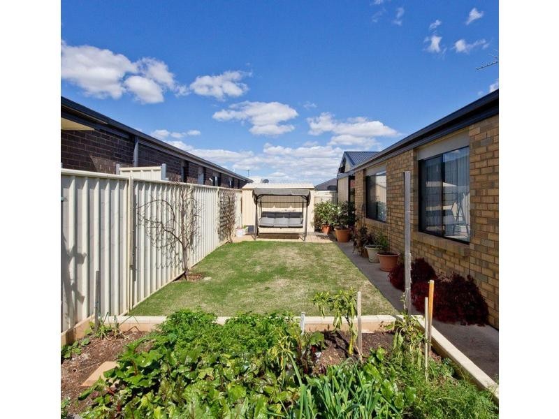 8 Overlander Way, Smithfield SA 5114