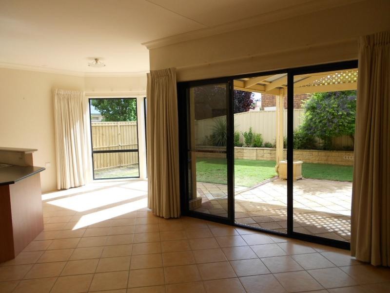 16 Parkview Drive, Mawson Lakes SA 5095