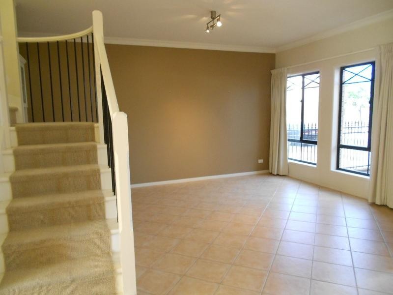 16 Parkview Drive, Mawson Lakes SA 5095