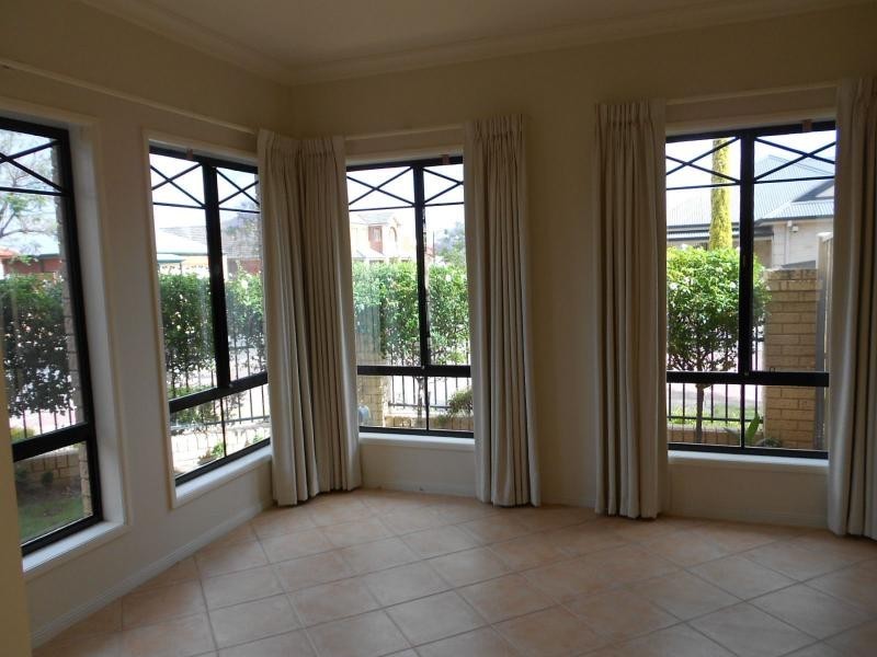 16 Parkview Drive, Mawson Lakes SA 5095