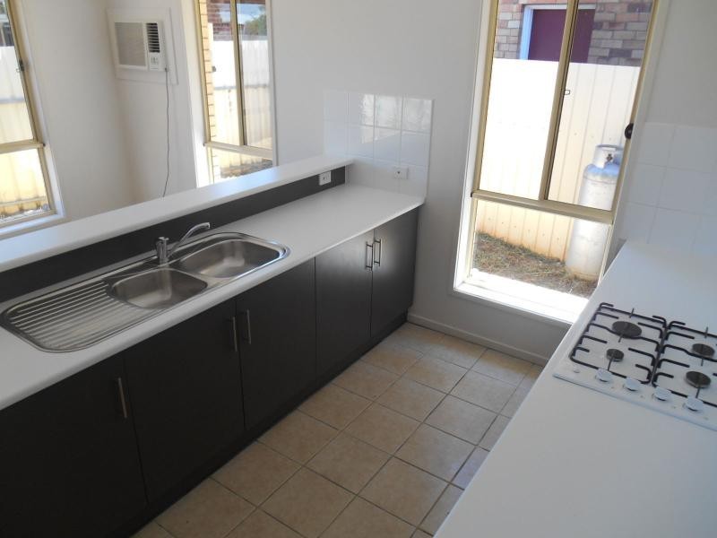 39B Hamblynn Road, Elizabeth Downs SA 5113