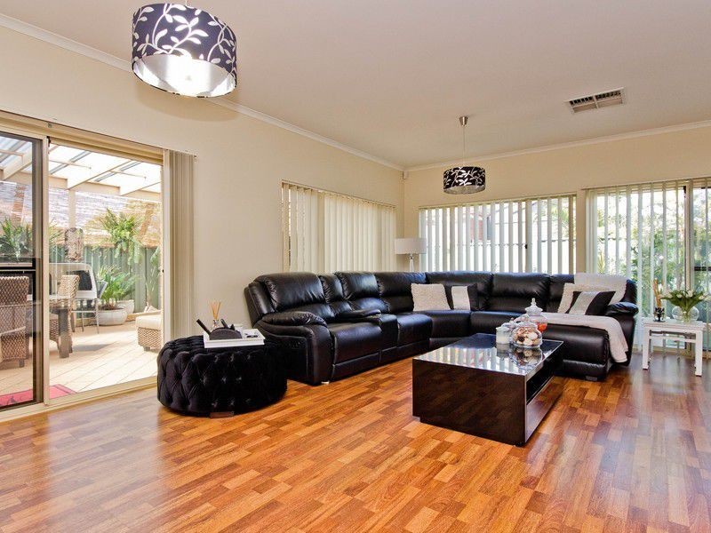 14 Carnegie Place, Mawson Lakes SA 5095