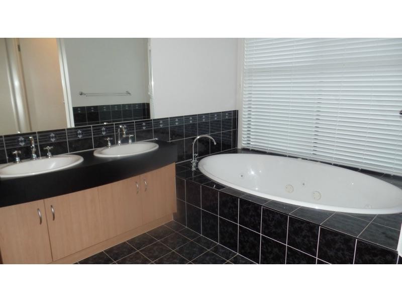 3 The Avenue, Mawson Lakes SA 5095