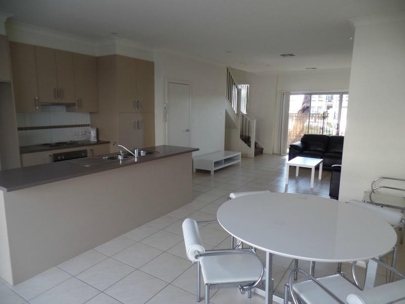 5/55 Grasswren Way, Mawson Lakes SA 5095