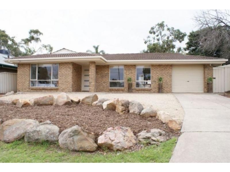 8a Buckley Crescent, Fairview Park SA 5126