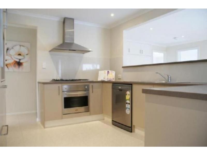 8a Buckley Crescent, Fairview Park SA 5126