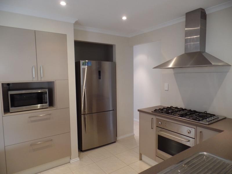 8a Buckley Crescent, Fairview Park SA 5126