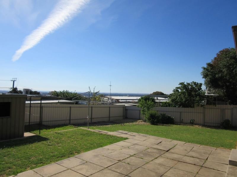 20 Sea View Road, Para Hills SA 5096