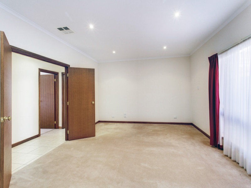 63 Windermere Crescent, Mawson Lakes SA 5095