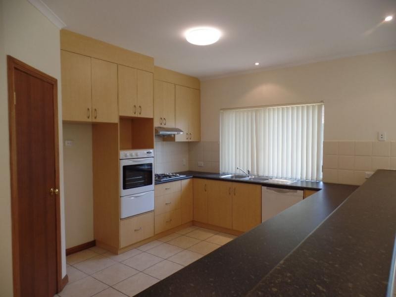 63 Windermere Crescent, Mawson Lakes SA 5095