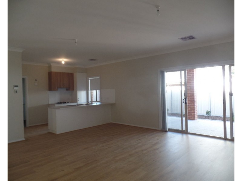 2/11 Minna Terrace, Semaphore Park SA 5019