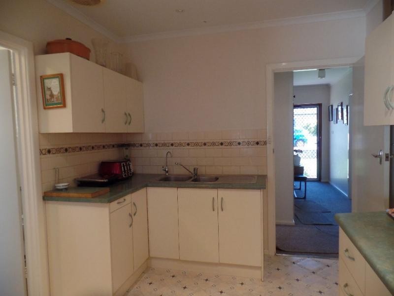 5 Hilltop Avenue, Ridgehaven SA 5097