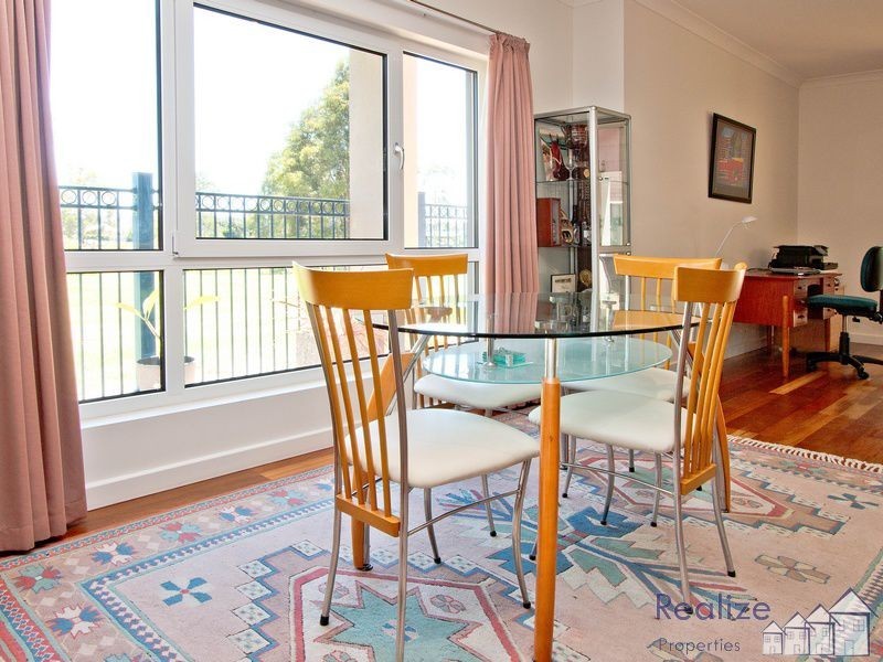 5/32 The Walk, Mawson Lakes SA 5095