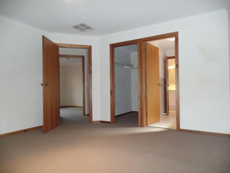 11 Minor Court, Salisbury Heights SA 5109