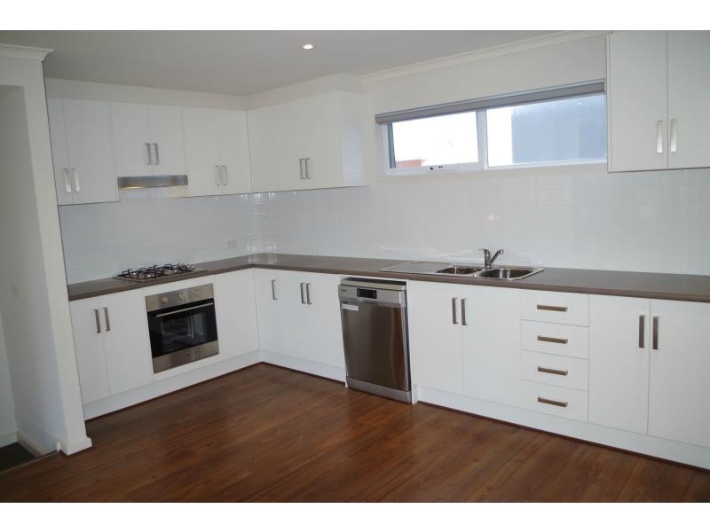 16/2 Euston Walk, Mawson Lakes SA 5095