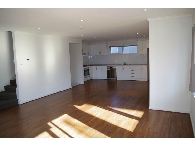 16/2 Euston Walk, Mawson Lakes SA 5095