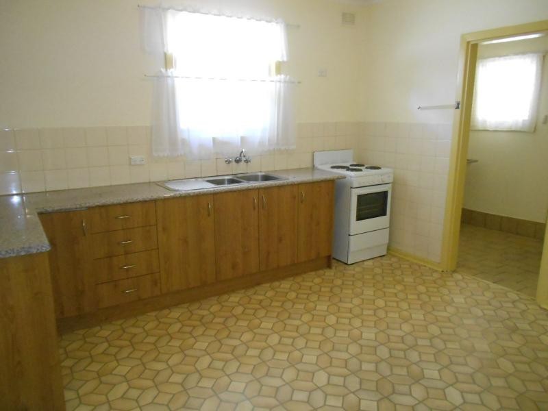 27 St  Andrews Crescent, Novar Gardens SA 5040