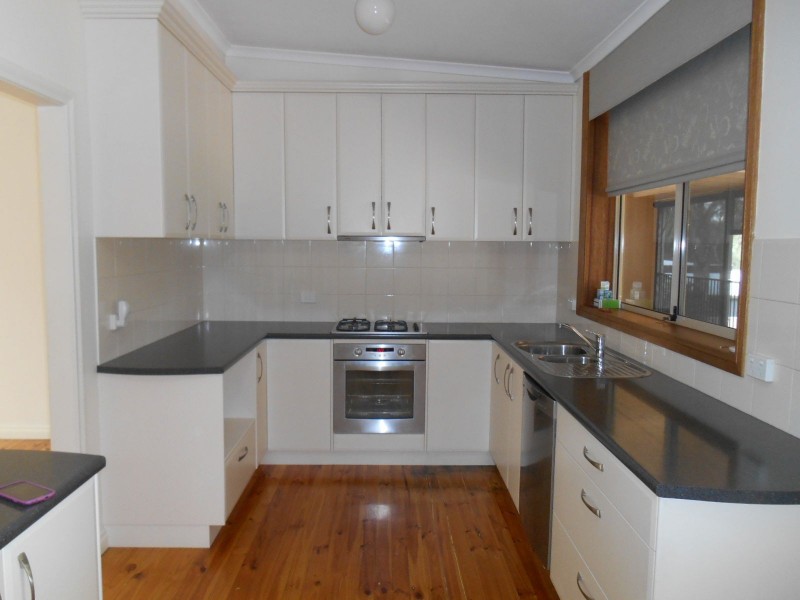 8 Frances Avenue, Para Hills SA 5096