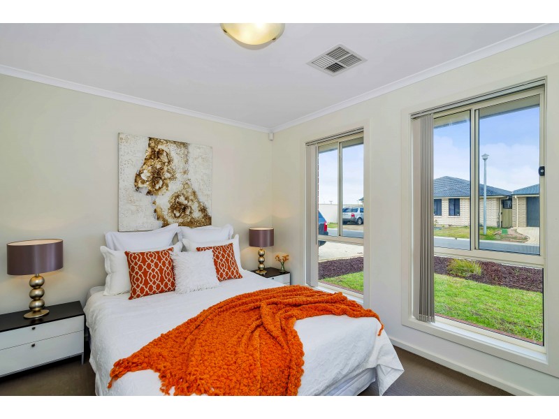 7 Angheljo Avenue, Munno Para West SA 5115