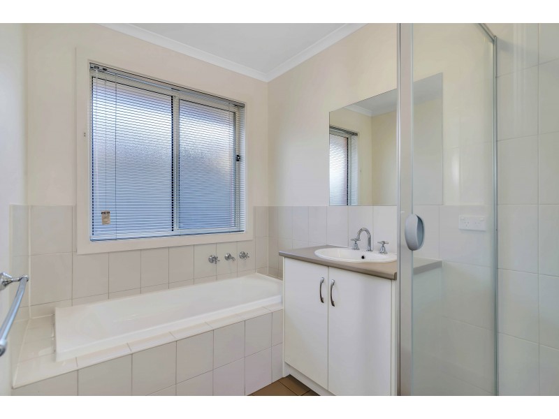 7 Angheljo Avenue, Munno Para West SA 5115